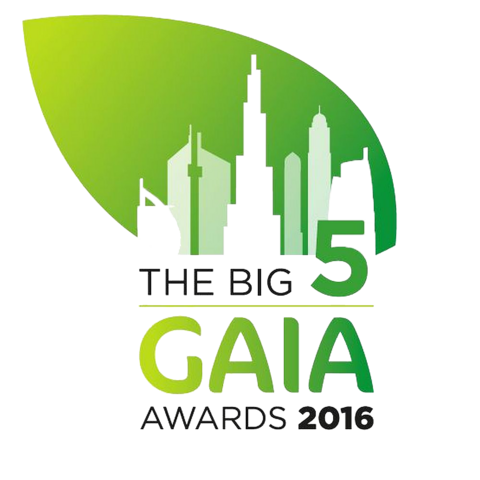 Une feuille verte avec une découpe en bas représentant un horizon. Texte en noir et vert indiquant « The Big 5 GAIA Awards 2016 »